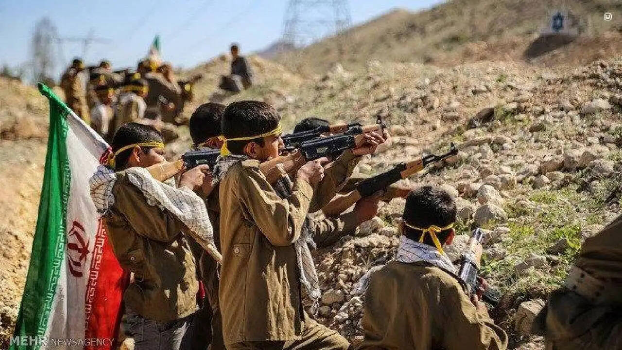 ईरान में 12 साल के बच्चों की युद्ध में भागीदारी: क्या यह एक नई शुरुआत है?