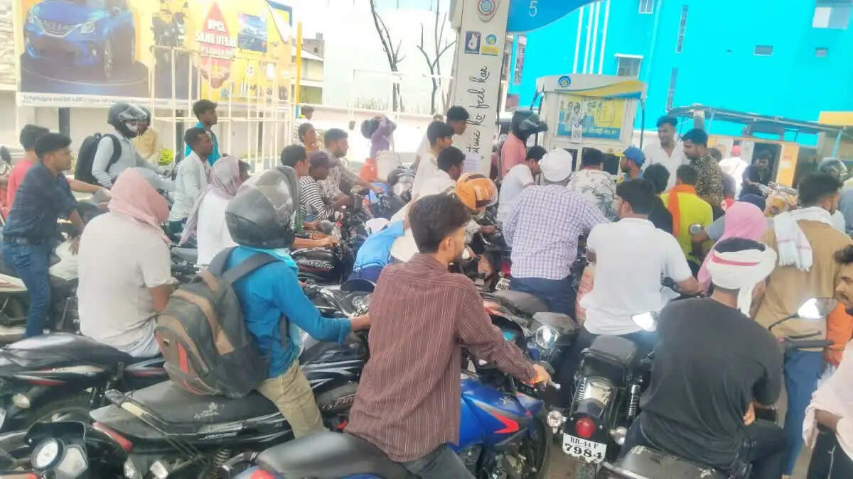 पेट्रोल और डीजल की कीमतों में वृद्धि, नए दाम आज से लागू