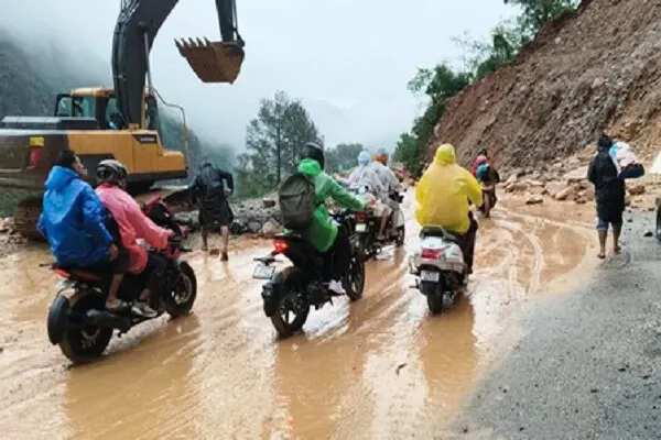 उत्तरकाशी में बादल फटने से आठ लोग लापता, राहत कार्य जारी