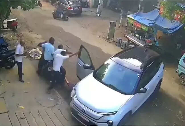 टाटा हैरियर ईवी की समन मोड में दुर्घटना: कंपनी ने दी सफाई