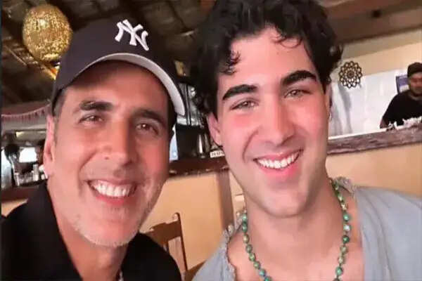 अक्षय कुमार के बेटे आरव ने चुना फैशन का करियर, अभिनय से है दूरी