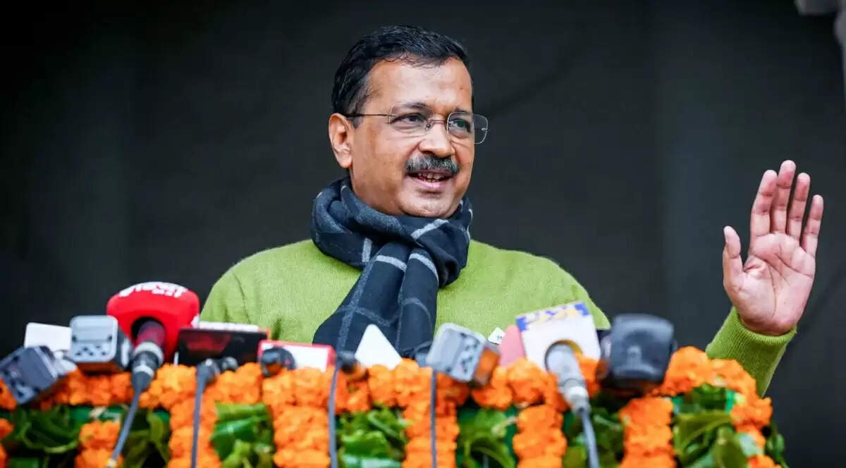 अरविंद केजरीवाल ने गुजरात में भाजपा के भ्रष्टाचार पर उठाए सवाल