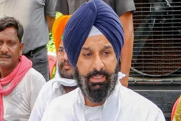 बिक्रमजीत सिंह मजिठिया ने हाई कोर्ट में गिरफ्तारी को चुनौती दी