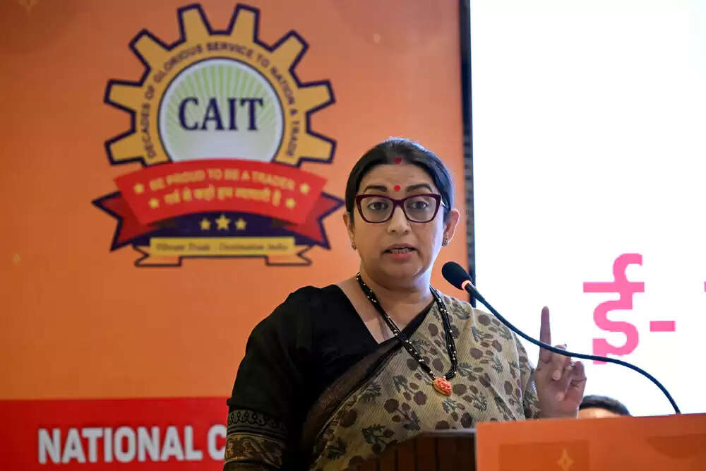 स्मृति ईरानी ने बिहार की महिलाओं के लिए एनडीए सरकार की योजनाओं की सराहना की