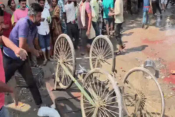 बिहार में पार्किंग विवाद ने ली दो लोगों की जान, भीड़ ने हत्यारे को किया मौत के घाट