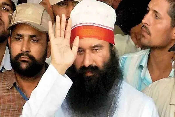 गुरमीत राम रहीम को 40 दिन की पैरोल पर मिली रिहाई, 14वीं बार बाहर आए