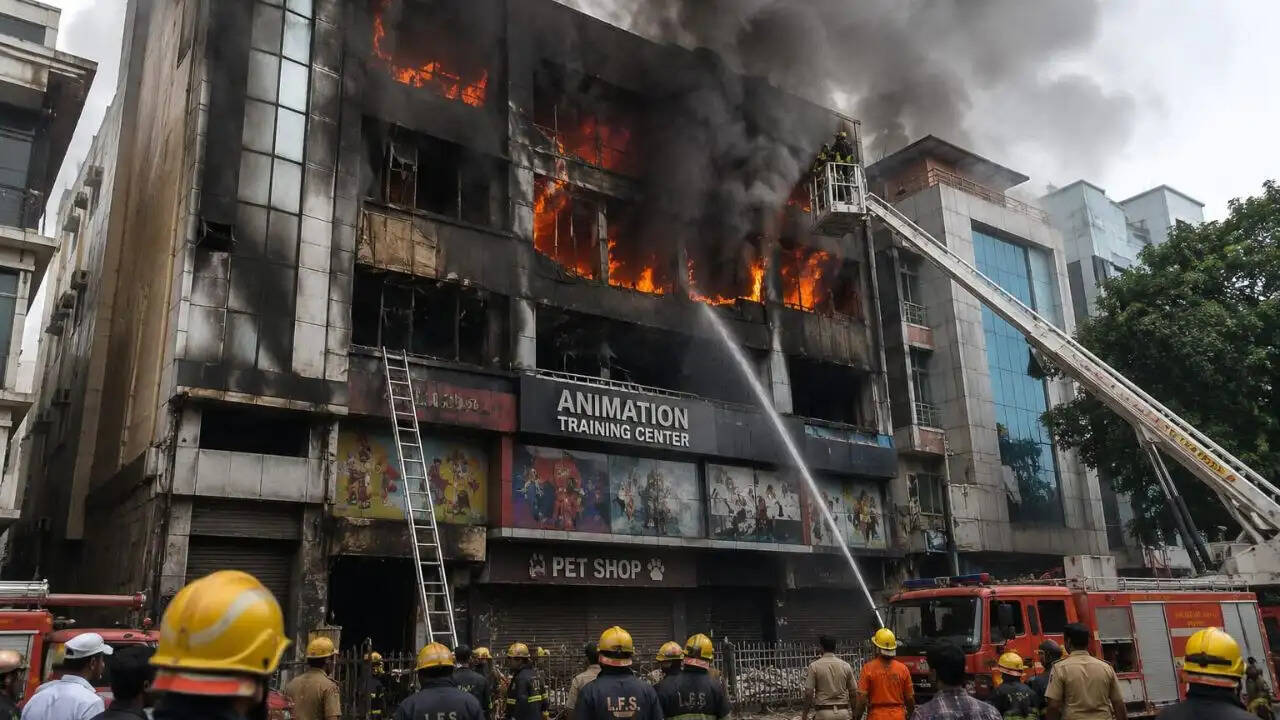 लखनऊ अग्निकांड: क्या है इस त्रासदी के पीछे का रहस्य?