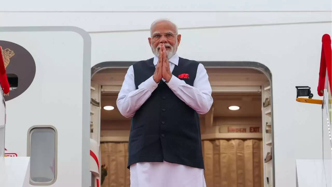 मणिपुर में BJP के 43 सदस्यों का इस्तीफा, पीएम मोदी की यात्रा से पहले बड़ा झटका