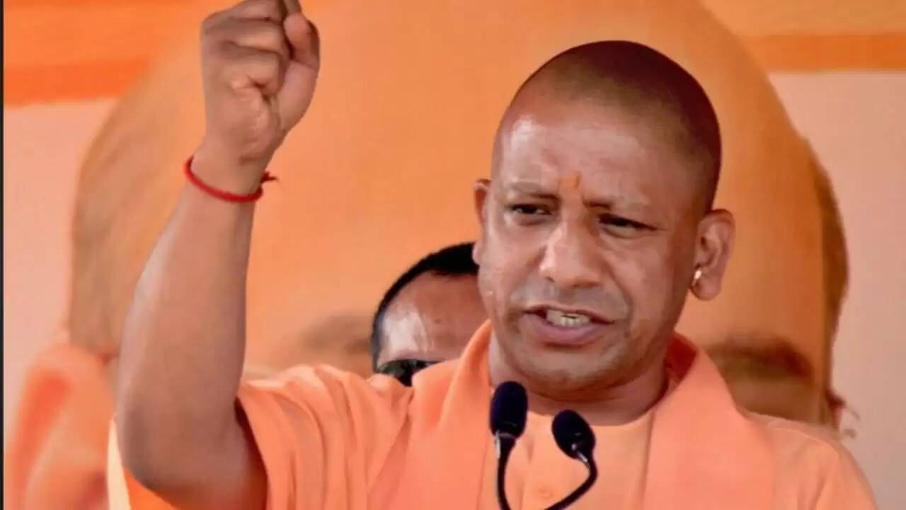 योगी आदित्यनाथ ने अटल आवासीय विद्यालय योजना की जानकारी दी