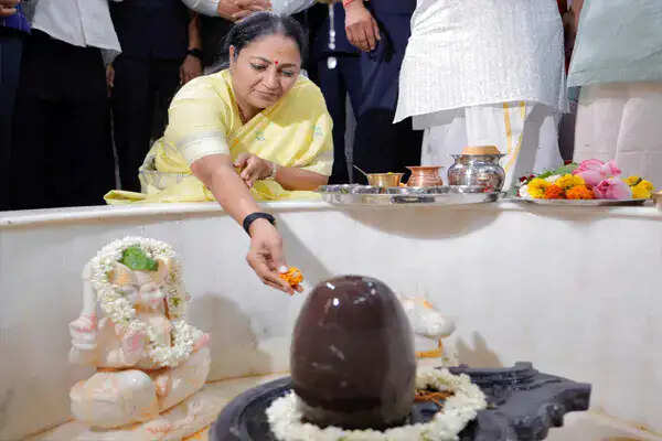 मुख्यमंत्री रेखा गुप्ता ने प्रधानमंत्री मोदी के 12 वर्षों की उपलब्धियों का जश्न मनाया