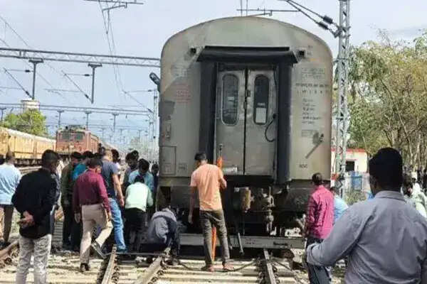 लालकुआं रेलवे स्टेशन पर बड़ा हादसा टल गया, बेकाबू कोच ने मचाई अफरा-तफरी