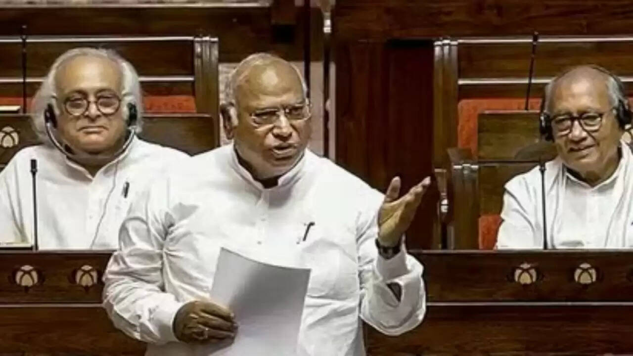 क्या CISF का सदन में प्रवेश लोकतंत्र के लिए खतरा है? कांग्रेस ने उठाए सवाल