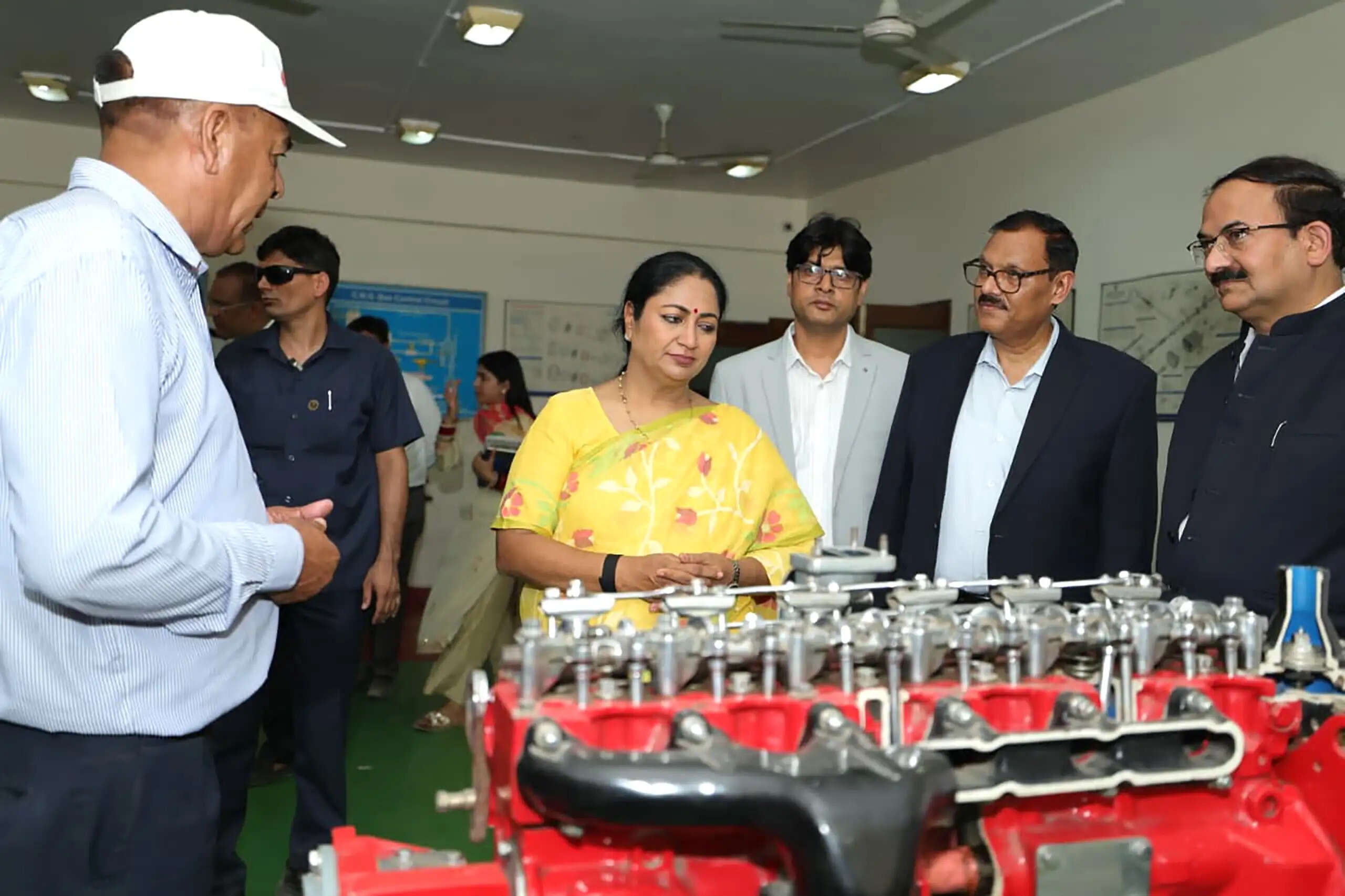 दिल्ली में मॉडल परिवहन सेवा केंद्र की स्थापना की तैयारी