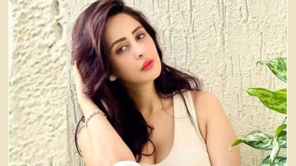 चाहत खन्ना ने धर्म परिवर्तन पर खुलकर की बात, सनातन धर्म में वापसी की कहानी