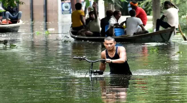 प्रयागराज में बाढ़ का संकट: राहत कार्य जारी