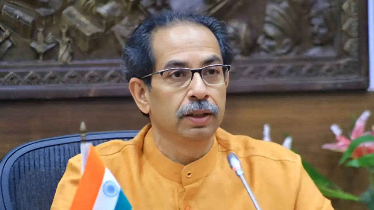 क्या उद्धव ठाकरे की शिवसेना (यूबीटी) के सांसदों का होगा दल-बदल? जानें ताजा अपडेट