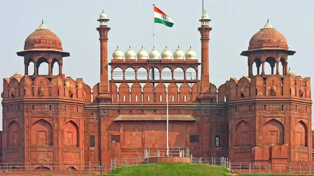 दिल्ली के लाल किले में स्वतंत्रता दिवस से पहले पुरानी वस्तुएं बरामद