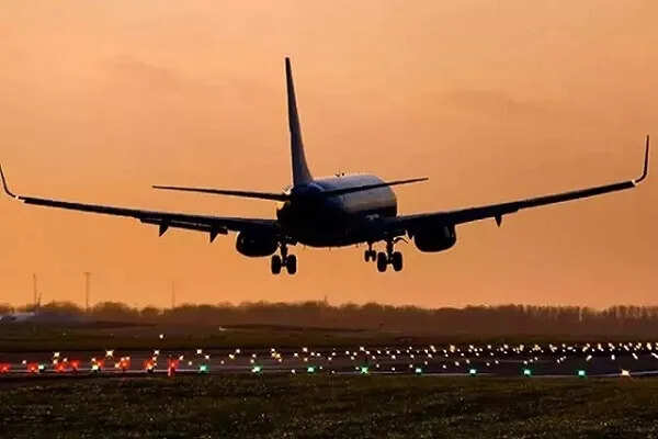मुंबई एयरपोर्ट ने भारी बारिश के चलते यात्रियों के लिए ट्रैवल एडवाइजरी जारी की