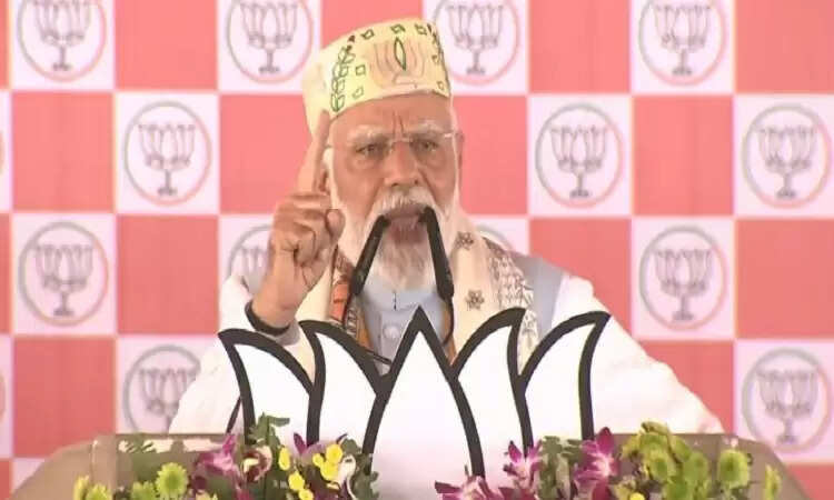 प्रधानमंत्री मोदी ने बिहार चुनाव में विकास और नारी सशक्तिकरण पर जोर दिया