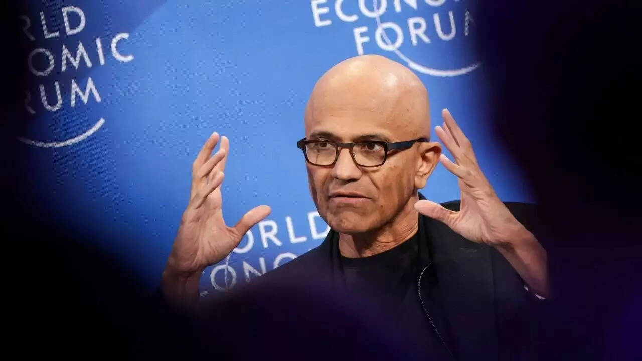 Microsoft ने 15,000 कर्मचारियों की छंटनी की, AI बदलावों का असर