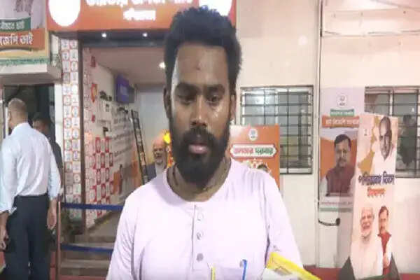 कोलकाता में मुख्यमंत्री ने जनता दरबार में सुनीं लोगों की समस्याएं