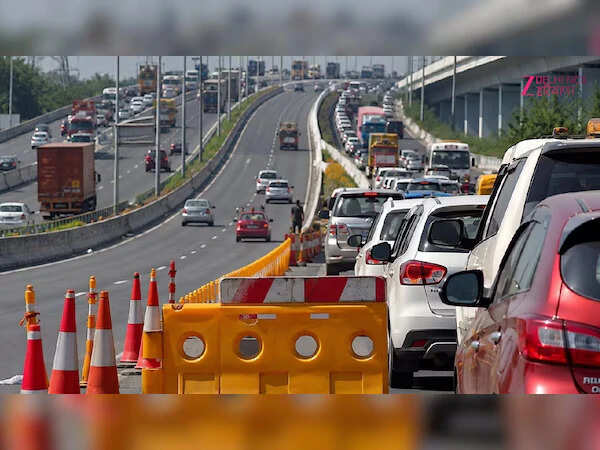 दिल्ली-मेरठ एक्सप्रेसवे पर यातायात डायवर्जन की जानकारी