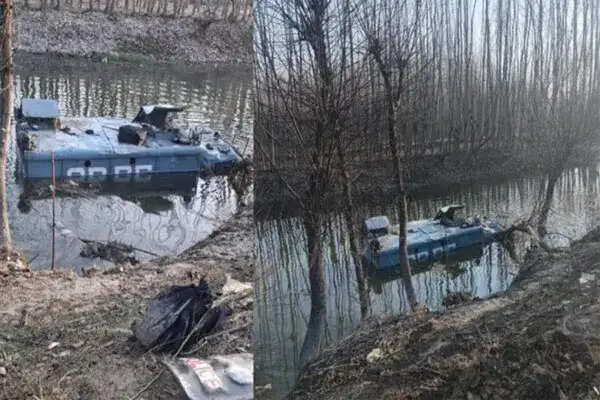 श्रीनगर में सीआरपीएफ का बुलेटप्रूफ वाहन दुर्घटनाग्रस्त, नौ जवान घायल