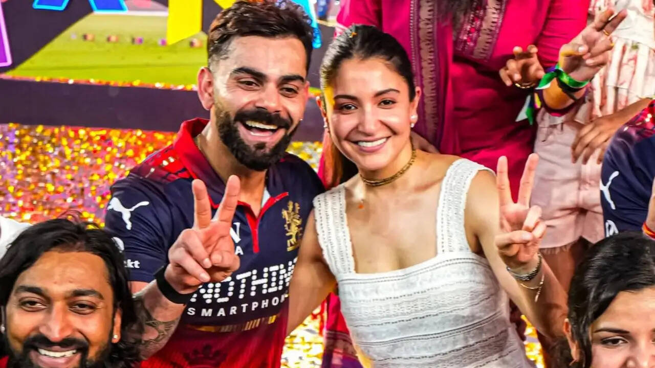 RCB की ऐतिहासिक जीत: विराट कोहली और अनुष्का शर्मा का जादुई पल