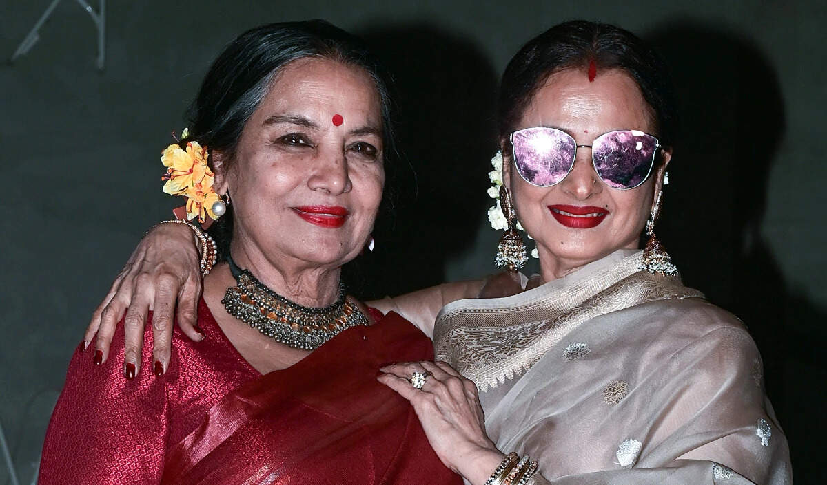 शबाना आज़मी ने 75वें जन्मदिन पर मनाया जश्न, सितारों की महफिल में किया डांस