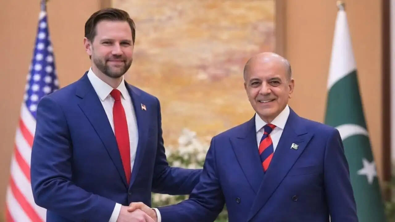 अमेरिका और ईरान के प्रतिनिधियों की पाकिस्तान यात्रा: युद्धविराम को मजबूत करने की कोशिश