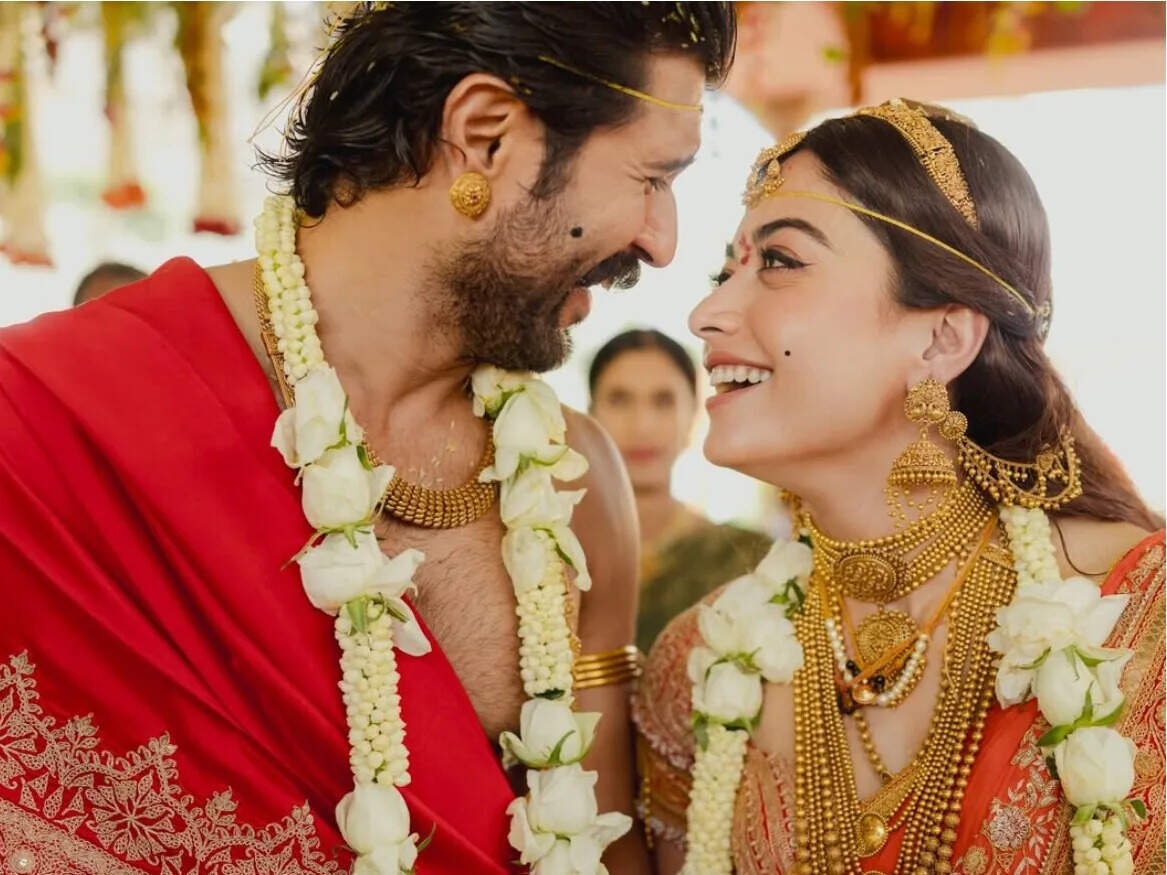 रश्मिका मंदाना और विजय देवरकोंडा का सामाजिक योगदान: 44 सरकारी स्कूलों के लिए स्कॉलरशिप की घोषणा