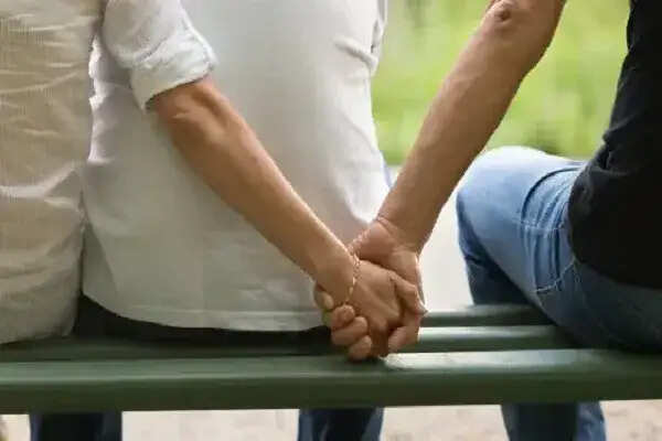 बेंगलुरु में पूर्व सैनिक की हत्या का मामला: पत्नी और प्रेमी पर आरोप