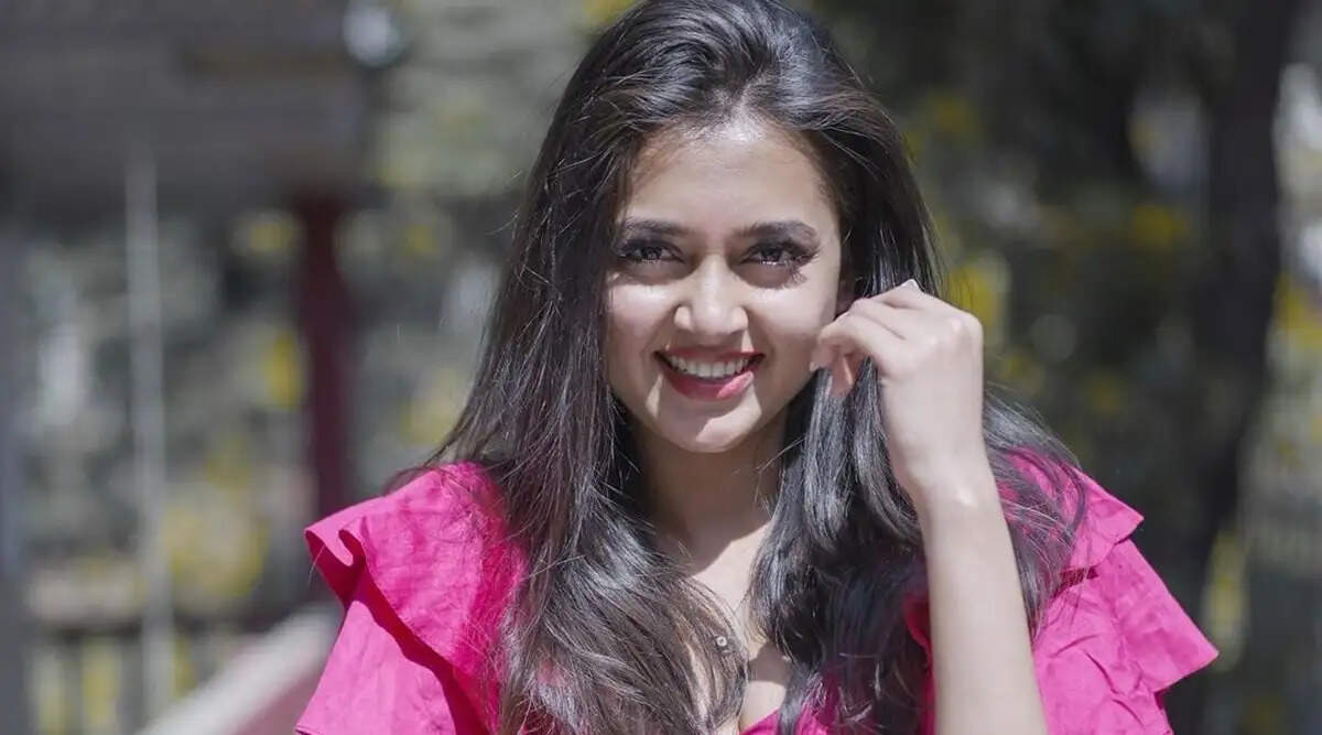 तेजस्वी प्रकाश की बेबी प्लानिंग पर मजेदार प्रतिक्रिया ने मचाई धूम