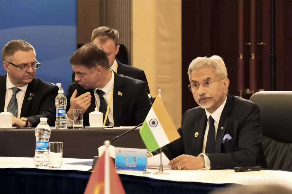 भारत की विदेश नीति: पड़ोसी देशों के साथ बिगड़ते रिश्ते