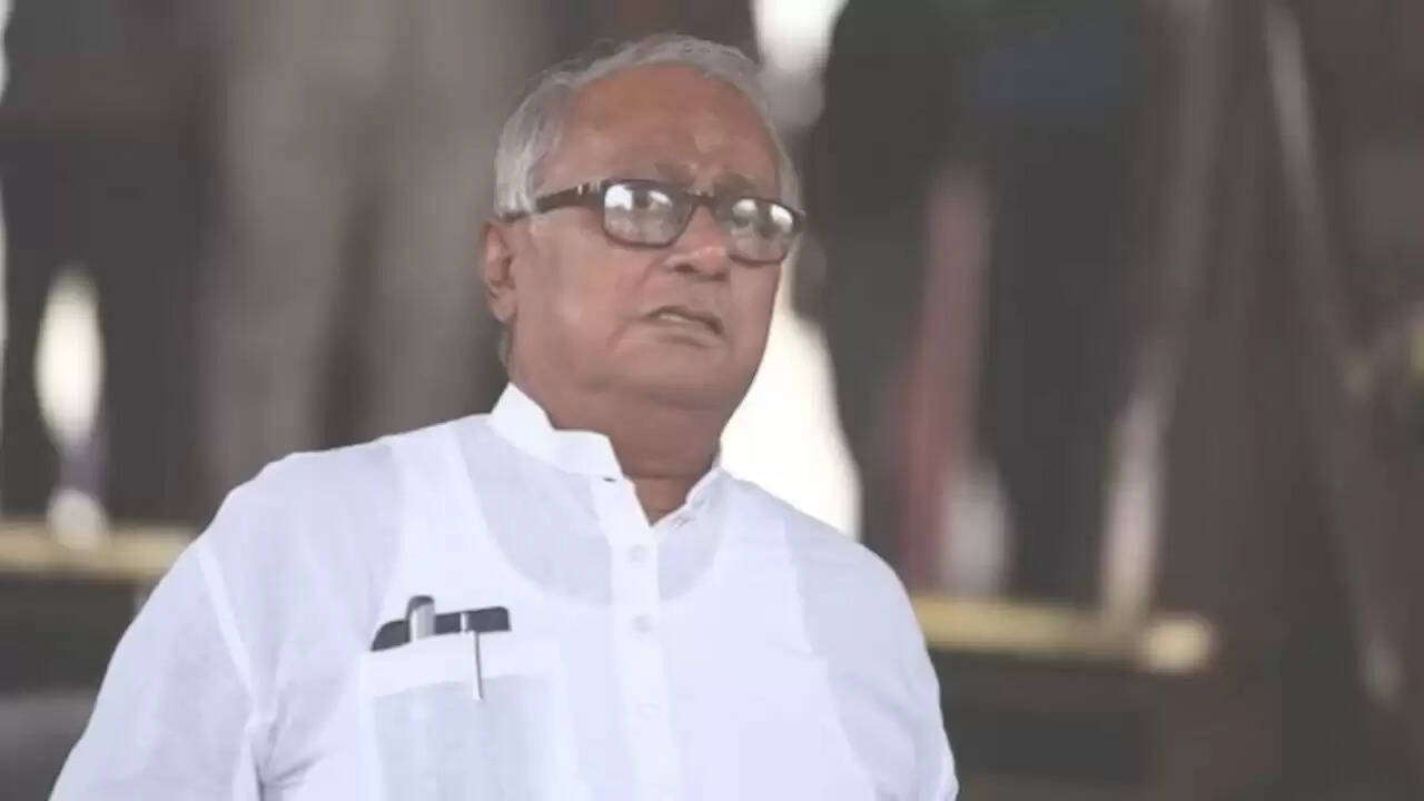 दुर्गापुर में मेडिकल छात्रा के साथ बलात्कार: ममता बनर्जी और सौगत रॉय की विवादास्पद टिप्पणियाँ