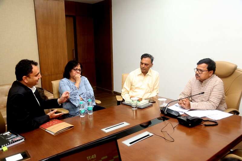 मप्रः ऊर्जा मंत्री तोमर से यूएसएआईडी के प्रतिनिधियों ने की चर्चा