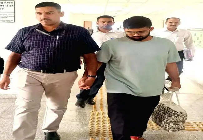 राउज़ एवेन्यू कोर्ट ने आयुष वार्ष्णेय की ज़मानत पर सीबीआई से मांगा जवाब