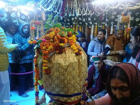 महाशिवरात्रि पर उत्तराखंड में श्रद्धालुओं का उमड़ा हुजूम, मंदिरों में खास सुरक्षा इंतजाम