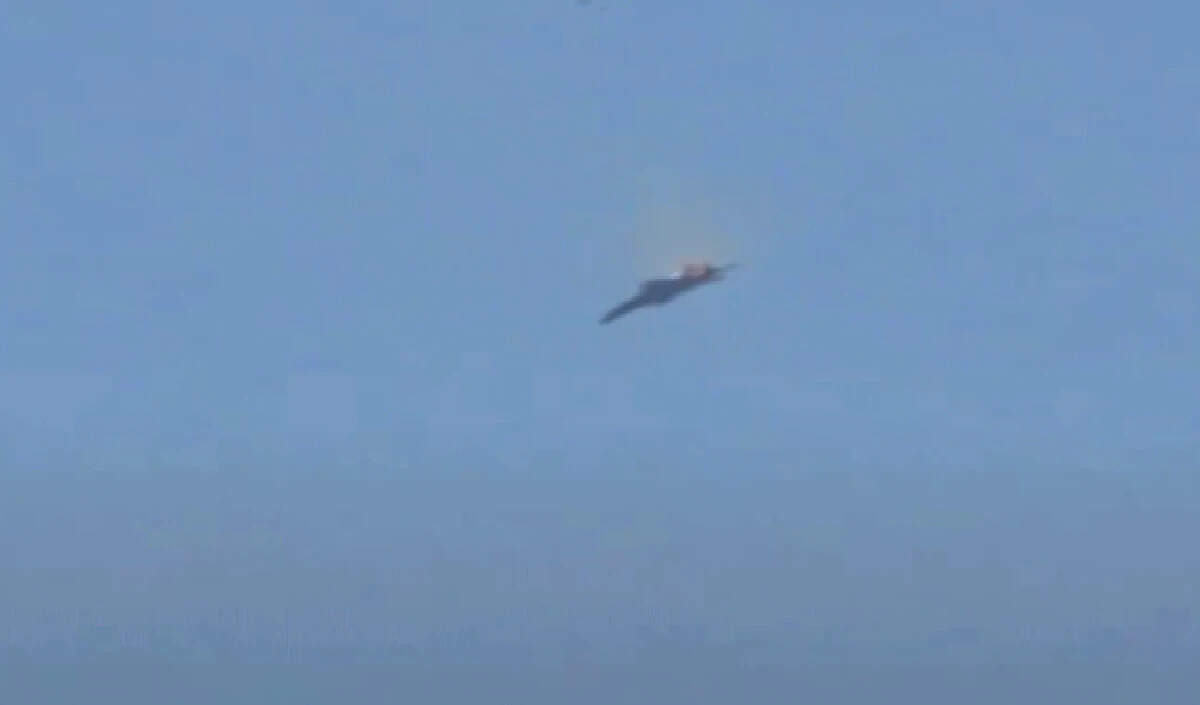 कुवैत में अमेरिकी एफ-15 लड़ाकू विमान की दुर्घटना, पायलट सुरक्षित