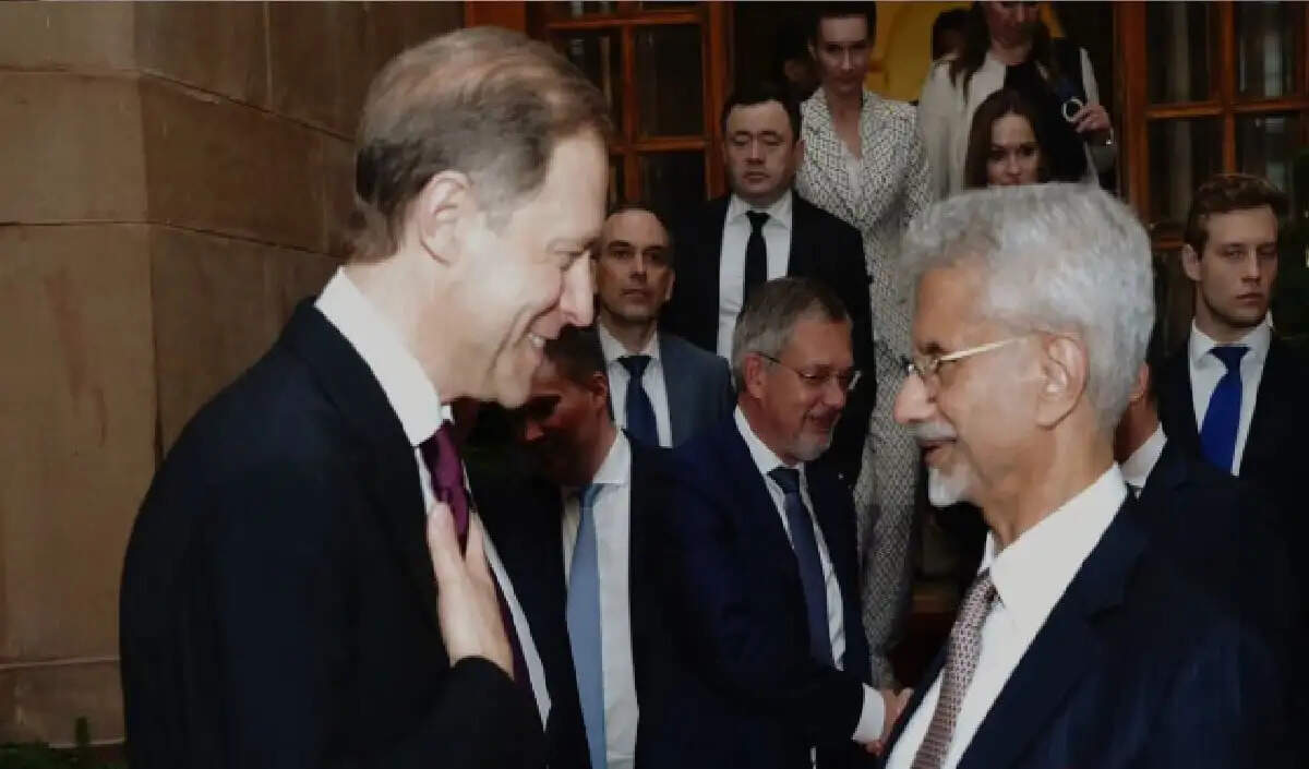 भारत-रूस संबंधों में नई गहराई: डेनिस मंटूरोव की यात्रा