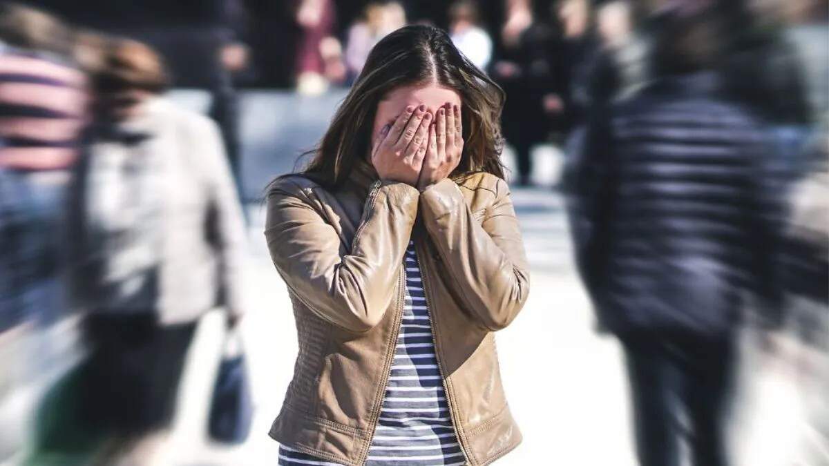 सोशल फोबिया: युवा मानसिक स्वास्थ्य की नई चुनौती