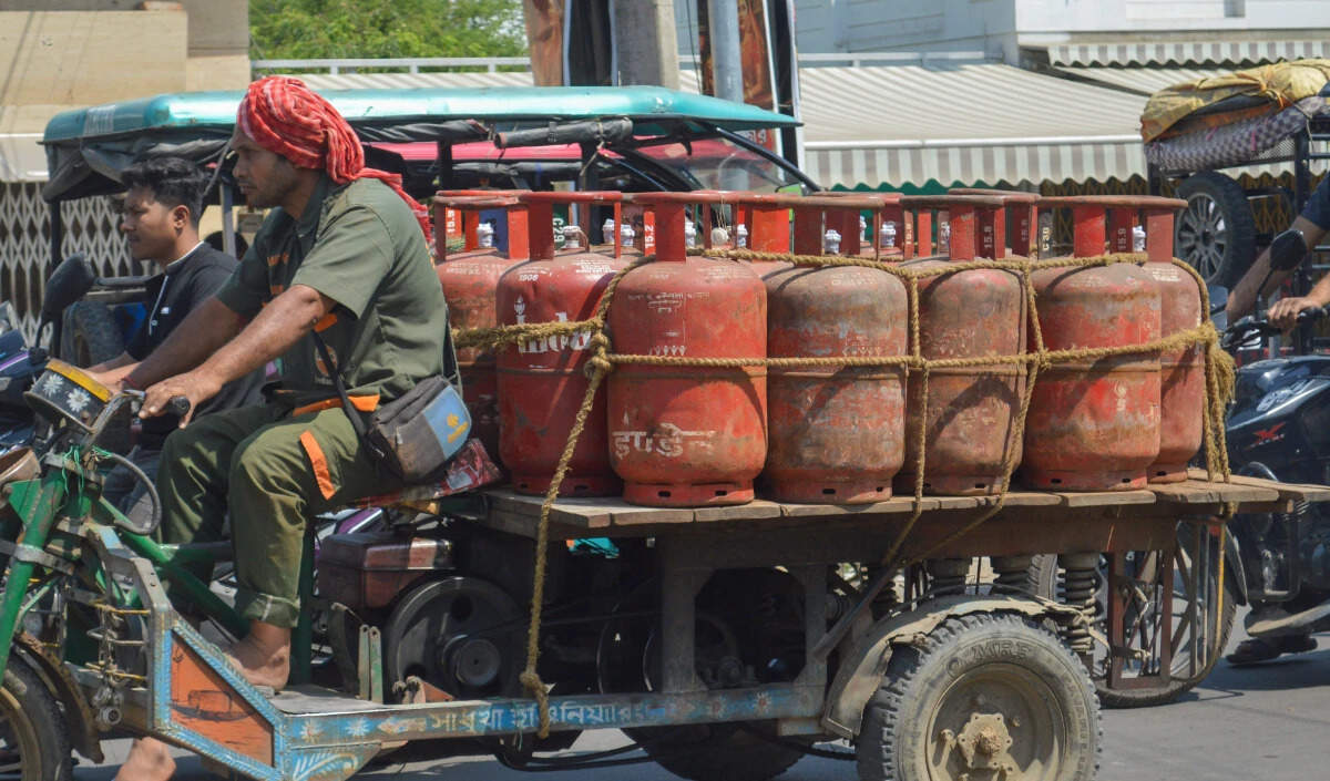 भारतीय रसोई में एलपीजी की कीमतों में वृद्धि, पश्चिम एशिया के संघर्ष का असर