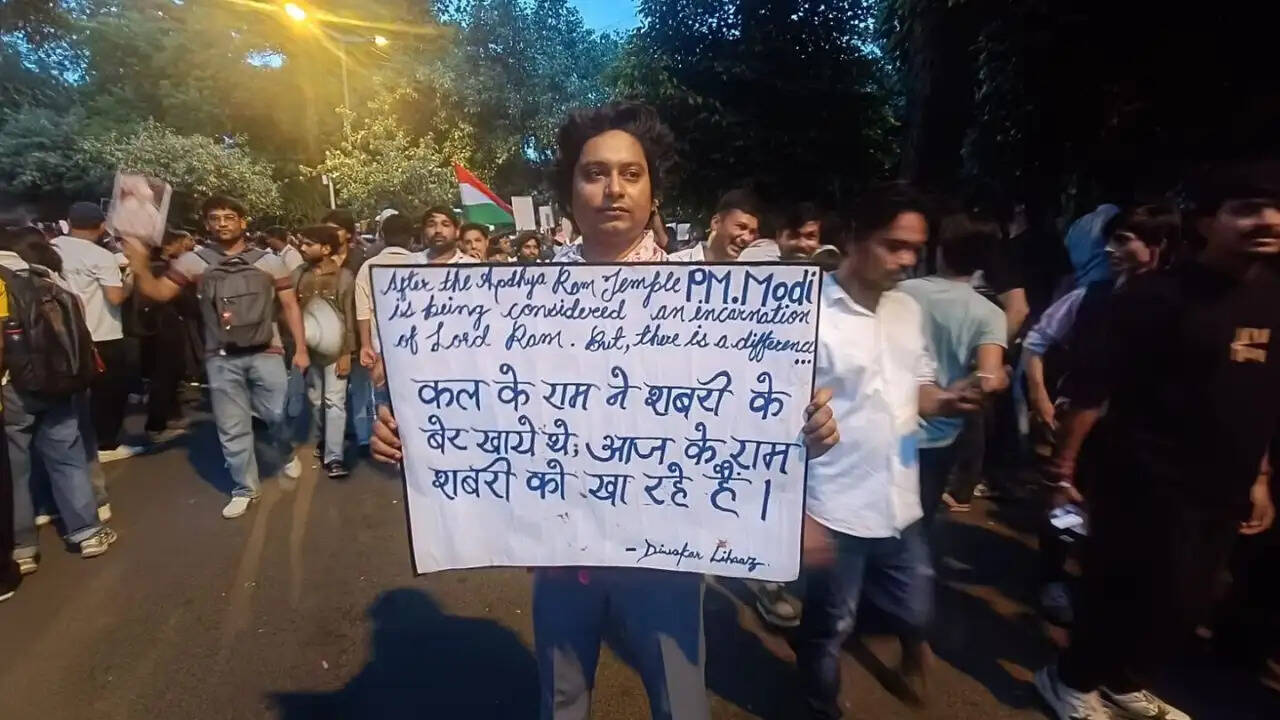 दिल्ली के जंतर-मंतर पर GenZ का अनोखा प्रदर्शन: गालियों के साथ उठी आवाज़ें