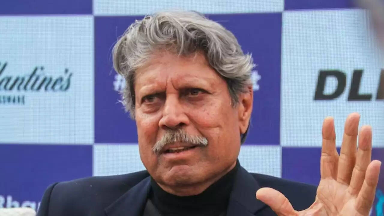 कपिल देव ने बेंगलुरु भगदड़ पर जताया दुख, जीवन की सुरक्षा को प्राथमिकता देने की अपील