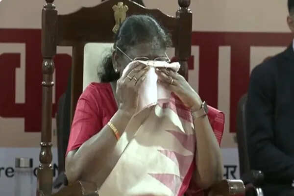राष्ट्रपति द्रौपदी मुर्मू का जन्मदिन: दृष्टिबाधित छात्रों के गीत ने किया भावुक