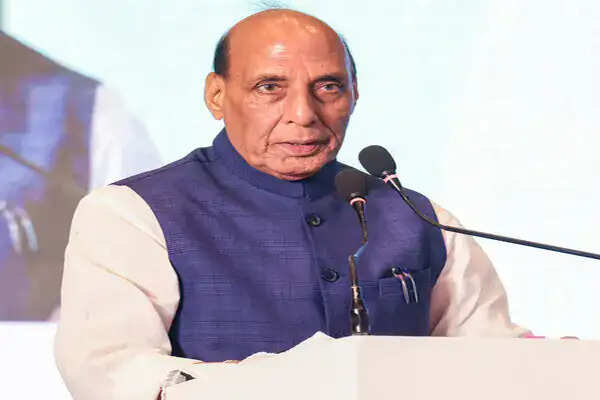 रक्षा मंत्री राजनाथ सिंह ने आधुनिक युद्ध की चुनौतियों पर दी महत्वपूर्ण जानकारी