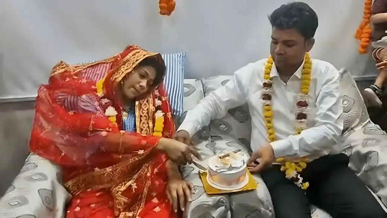 कानपुर में अस्पताल में हुई अनोखी शादी: दूल्हे ने निभाई वफादारी की मिसाल