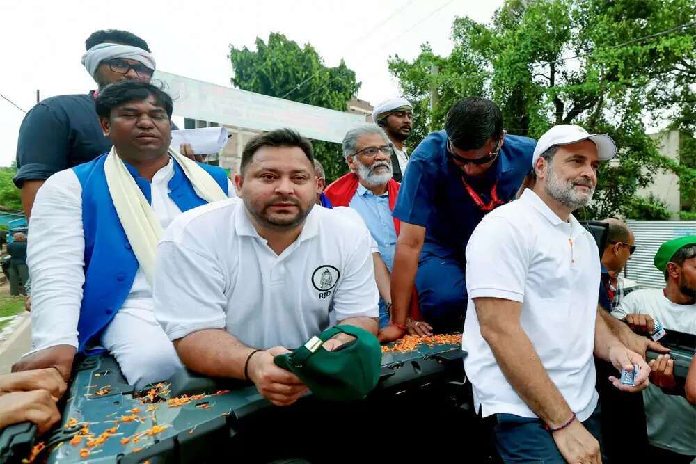 राहुल गांधी और तेजस्वी यादव ने बिहार में वोटर अधिकार यात्रा के दौरान मोदी पर साधा निशाना