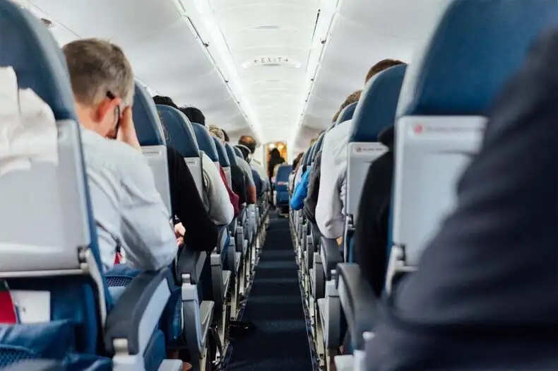 एयरलाइंस ने हवाई किराया बढ़ाने की मांग की