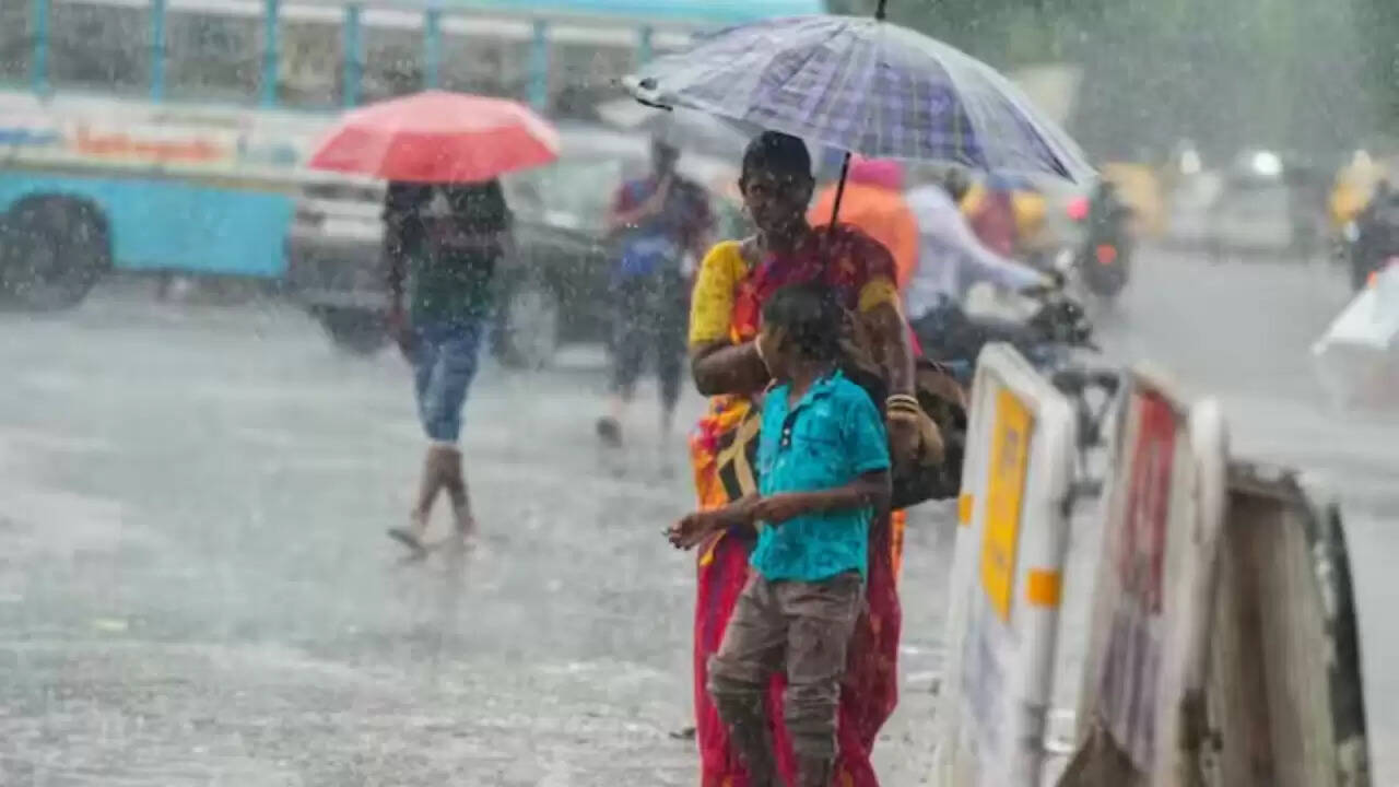 उत्तर प्रदेश में मौसम का मिजाज बदला: बारिश और आंधी का अलर्ट